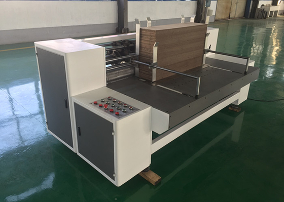 Chiny 1700x600 Obrotowa maszyna do szczelinowania Maszyna do produkcji pudeł kartonowych Nowy stan dostawca